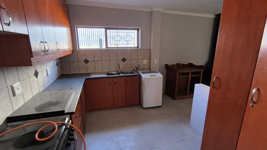 To Let 5 Bedroom Property for Rent in George East Western Cape